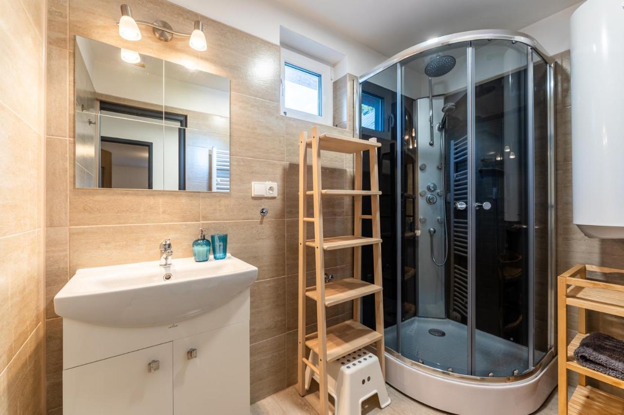 Apartman Liska V Peci - Apartmanovy Dum Horalka, ペツ・ポト・スニェシュコウ エクステリア 写真